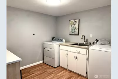 14820 NE 12th Street, Bellevue, WA 98007 - Photo 25