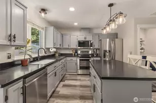 10205 216th Ave E, Bonney Lake, WA 98391 - Photo 9