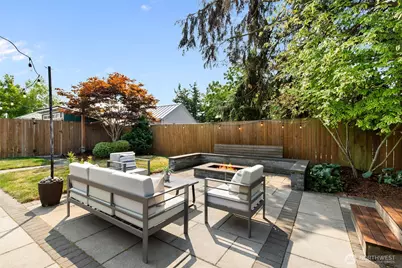 8106 Stone Avenue N, Seattle, WA 98103 - Photo 25