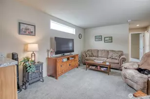 2010 Broadway Ave, Hoquiam, WA 98550 - Photo 7