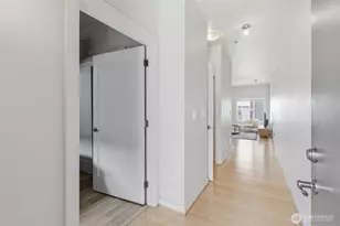 1026 NE 65th St, Seattle, WA 98115 - Photo 3