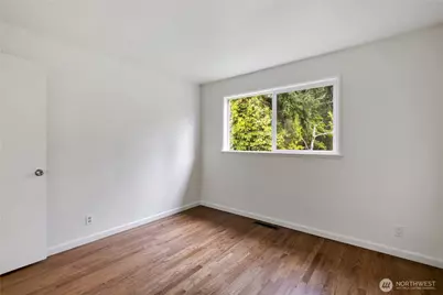 9125 NE 21st Place, Clyde Hill, WA 98004 - Photo 15