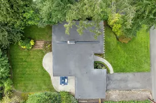 9125 NE 21st Pl, Clyde Hill, WA 98004 - Photo 23