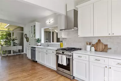 9125 NE 21st Place, Clyde Hill, WA 98004 - Photo 7