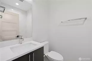 7009 9th Ave NE, Seattle, WA 98115 - Photo 17