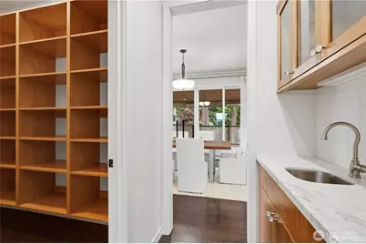 11262 SE 34th St, Bellevue, WA 98004 - Photo 13