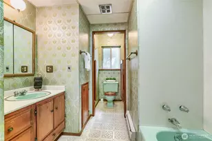 7637 NE 165th St, Kenmore, WA 98028 - Photo 17