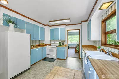 7637 NE 165th Street, Kenmore, WA 98028 - Photo 9
