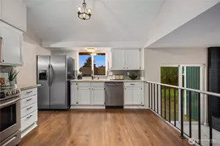 3717 Commencement Bay Dr, Tacoma, WA 98407 - Photo 11