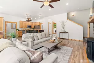 14911 318th St E, Graham, WA 98338 - Photo 15