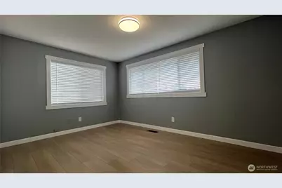 7643 S Ainsworth Avenue, Tacoma, WA 98408 - Photo 9
