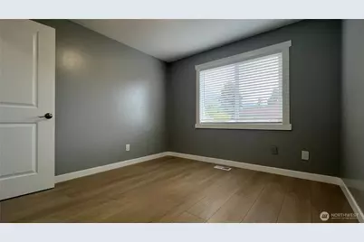 7643 S Ainsworth Avenue, Tacoma, WA 98408 - Photo 11