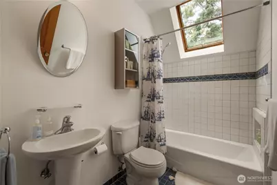 164 McGraw Street, Seattle, WA 98109 - Photo 37