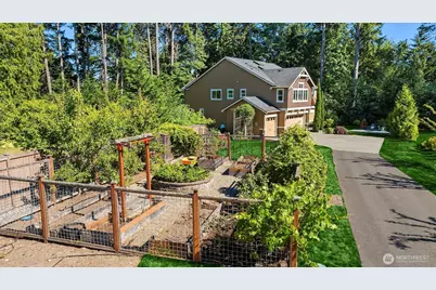 13874 Lavigne Court NE, Bainbridge Island, WA 98110 - Photo 29