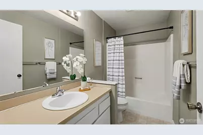 8800 20th Avenue NE #B101, Seattle, WA 98115 - Photo 11