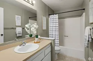 8800 20th Ave NE, Seattle, WA 98115 - Photo 11