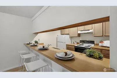8800 20th Avenue NE #B101, Seattle, WA 98115 - Photo 9