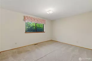207 E 84th St, Tacoma, WA 98445 - Photo 19