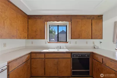 207 E 84th Street, Tacoma, WA 98445 - Photo 11
