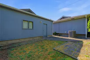 207 E 84th St, Tacoma, WA 98445 - Photo 31
