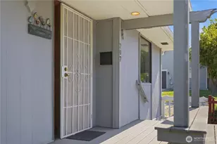 207 E 84th St, Tacoma, WA 98445 - Photo 3