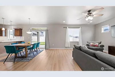 543 SW Angelina Loop, College Place, WA 99362 - Photo 7