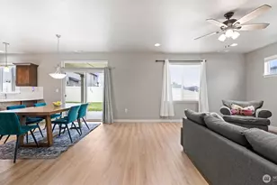 543 SW Angelina Loop, College Place, WA 99362 - Photo 7