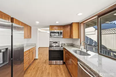 15931 22nd Avenue SW, Burien, WA 98166 - Photo 9