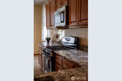 8646 Bainbridge Loop NE, Lacey, WA 98516 - Photo 5