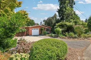 11746 22nd Ave NE, Seattle, WA 98125 - Photo 1