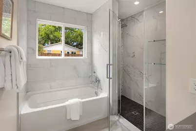 127 NE 56th Street, Seattle, WA 98105 - Photo 17
