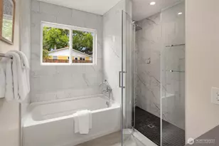127 NE 56th St, Seattle, WA 98105 - Photo 17