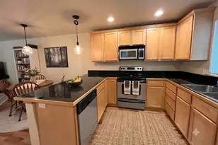 1121 N 94th St, Seattle, WA 98103 - Photo 3