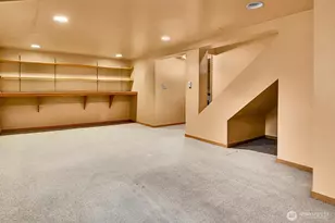 910 11th Ave E, Seattle, WA 98102 - Photo 27