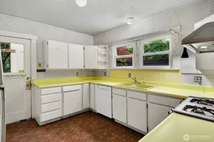 910 11th Ave E, Seattle, WA 98102 - Photo 15