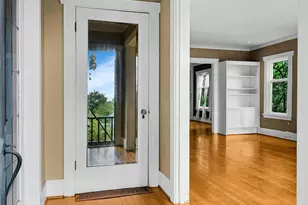 910 11th Ave E, Seattle, WA 98102 - Photo 11