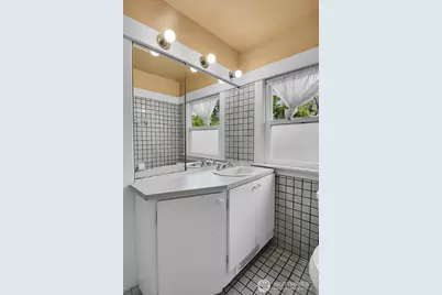 910 11th Avenue E, Seattle, WA 98102 - Photo 25