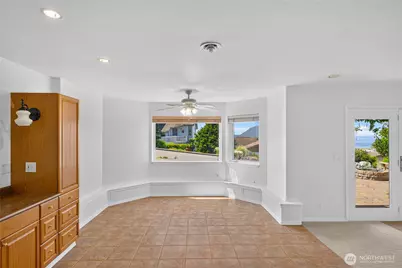 4807 Glasgow Way, Anacortes, WA 98221 - Photo 25