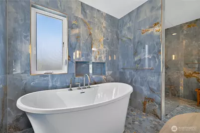 4807 Glasgow Way, Anacortes, WA 98221 - Photo 21