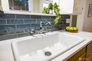 612 S 3rd St, La Conner, WA 98257 - Photo 13