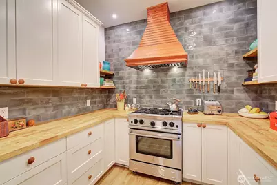 7418 8th Avenue NW, Seattle, WA 98117 - Photo 13