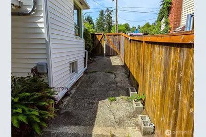 11422 71st Place S, Seattle, WA 98178 - Photo 23