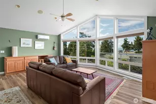 1243 Farragut Dr, Coupeville, WA 98239 - Photo 11