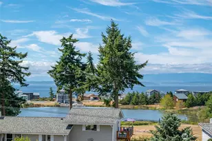 1243 Farragut Dr, Coupeville, WA 98239 - Photo 5