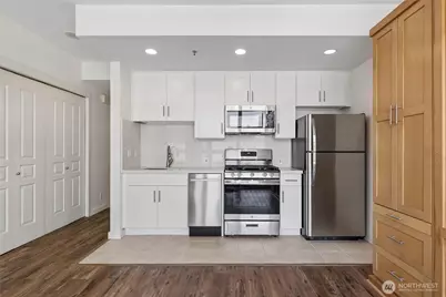 2801 1st Avenue #705, Seattle, WA 98121 - Photo 3