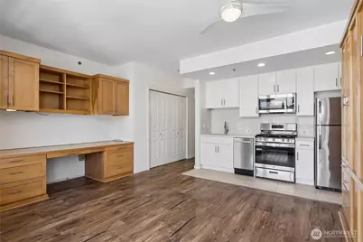 2801 1st Avenue #705, Seattle, WA 98121 - Photo 5