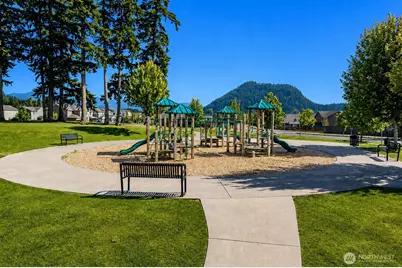 516 Petersen Drive E, Enumclaw, WA 98022 - Photo 29