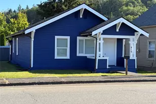 816 Perry Ave, Hoquiam, WA 98550 - Photo 1