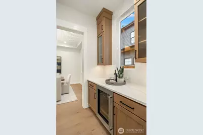 816 165th Avenue NE, Bellevue, WA 98008 - Photo 13
