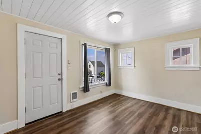807 Columbia Street, Kelso, WA 98626 - Photo 7